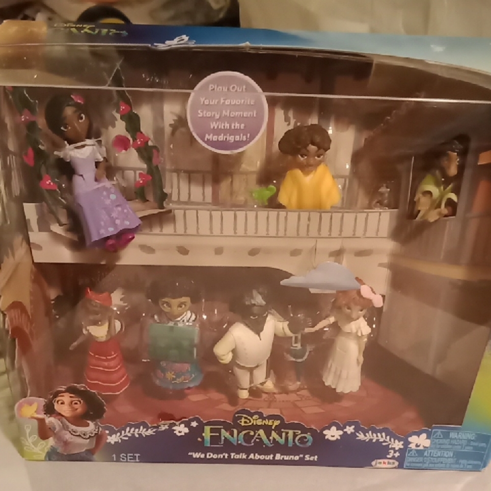 Disney Encanto Madrigal Family Set with Purple and Yellow